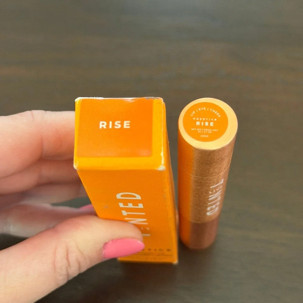 New Live Tinted Huestick Eye Cheek Lip Rise